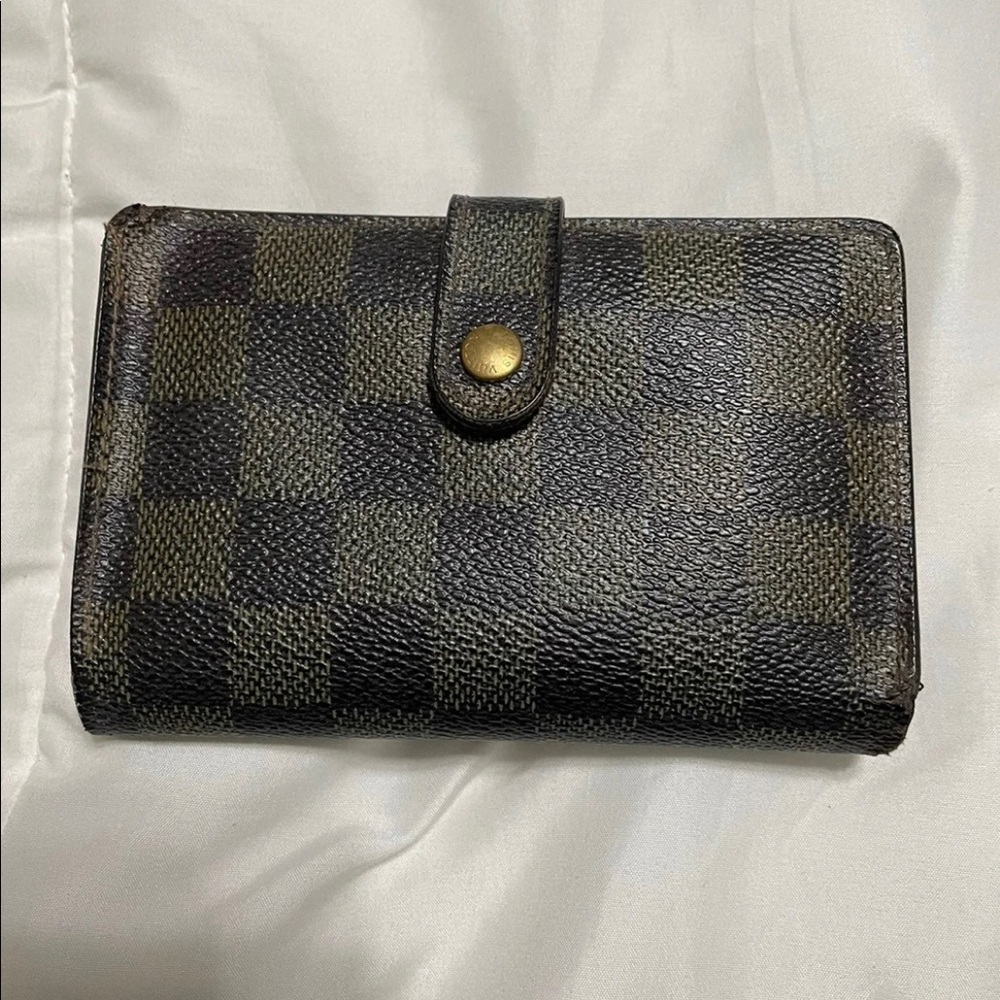 Authentic LV Damier Purse Wallet